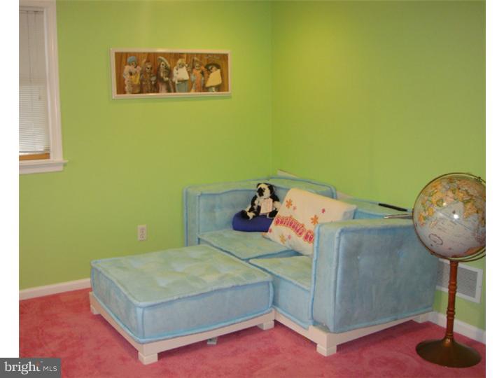 408 Wayne Avenue Springfield, PA 19064 - Photo 18 of 25 Bedroom 4