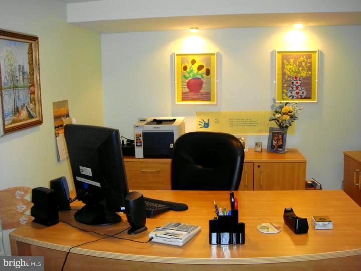 408 Wayne Avenue Springfield, PA 19064 - Photo 19 of 25 Office / Study