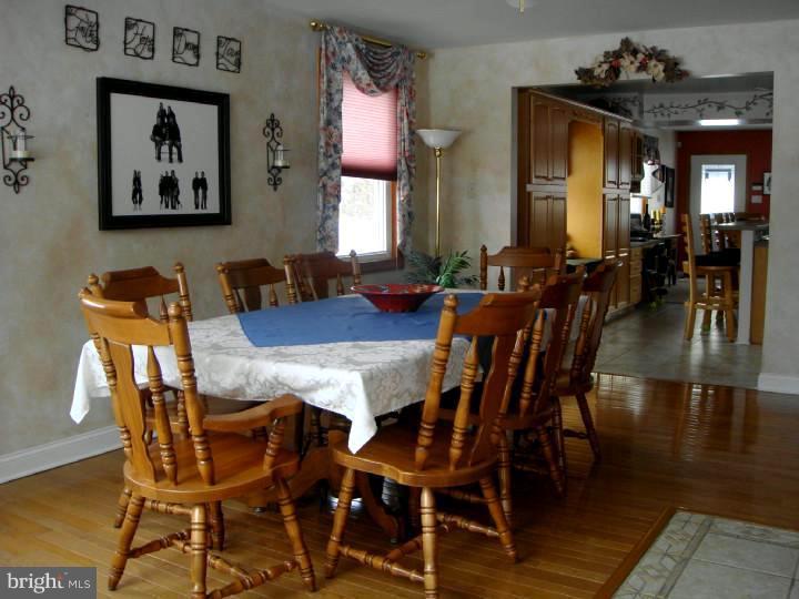 408 Wayne Avenue Springfield, PA 19064 - Photo 4 of 25 Dining Room