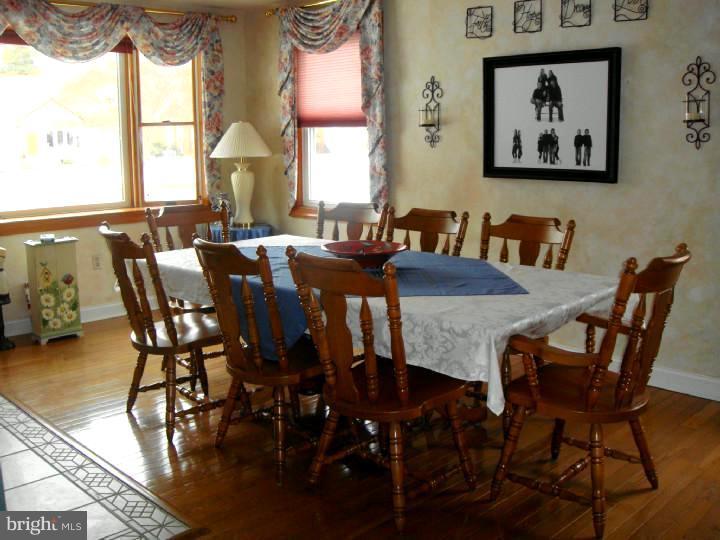 408 Wayne Avenue Springfield, PA 19064 - Photo 5 of 25 Dining Room
