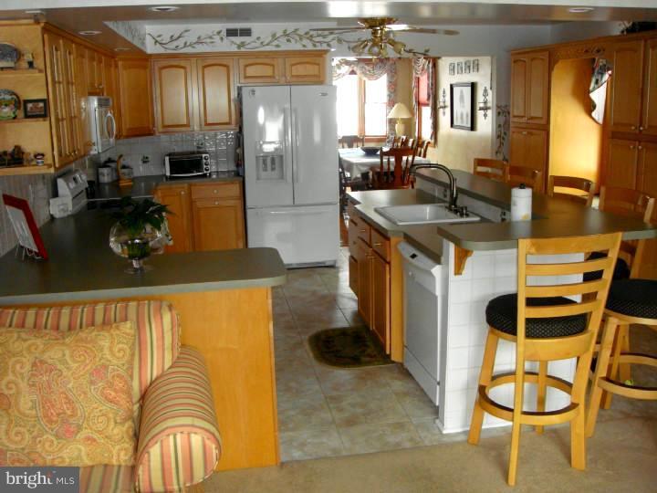 408 Wayne Avenue Springfield, PA 19064 - Photo 7 of 25 Kitchen