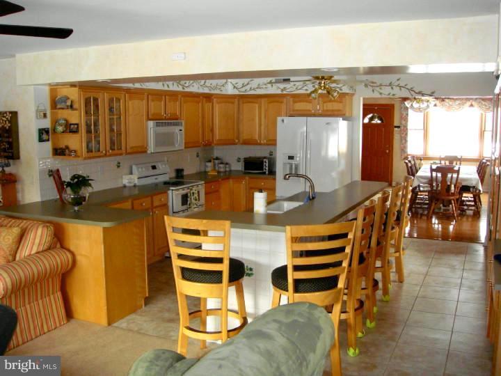 408 Wayne Avenue Springfield, PA 19064 - Photo 10 of 25 Kitchen
