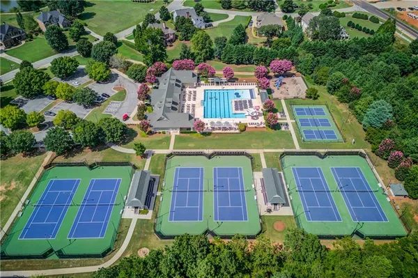 a view of a tennis court