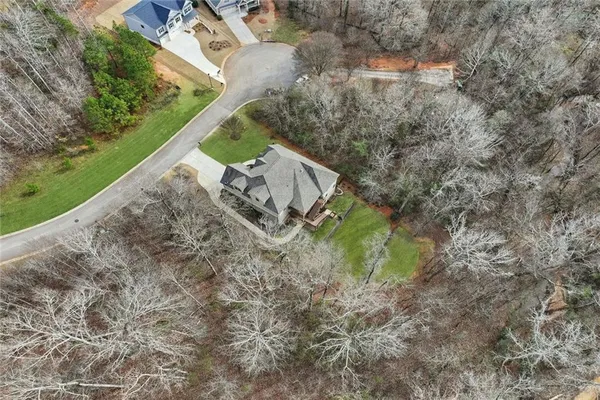a view of a yard in a field
