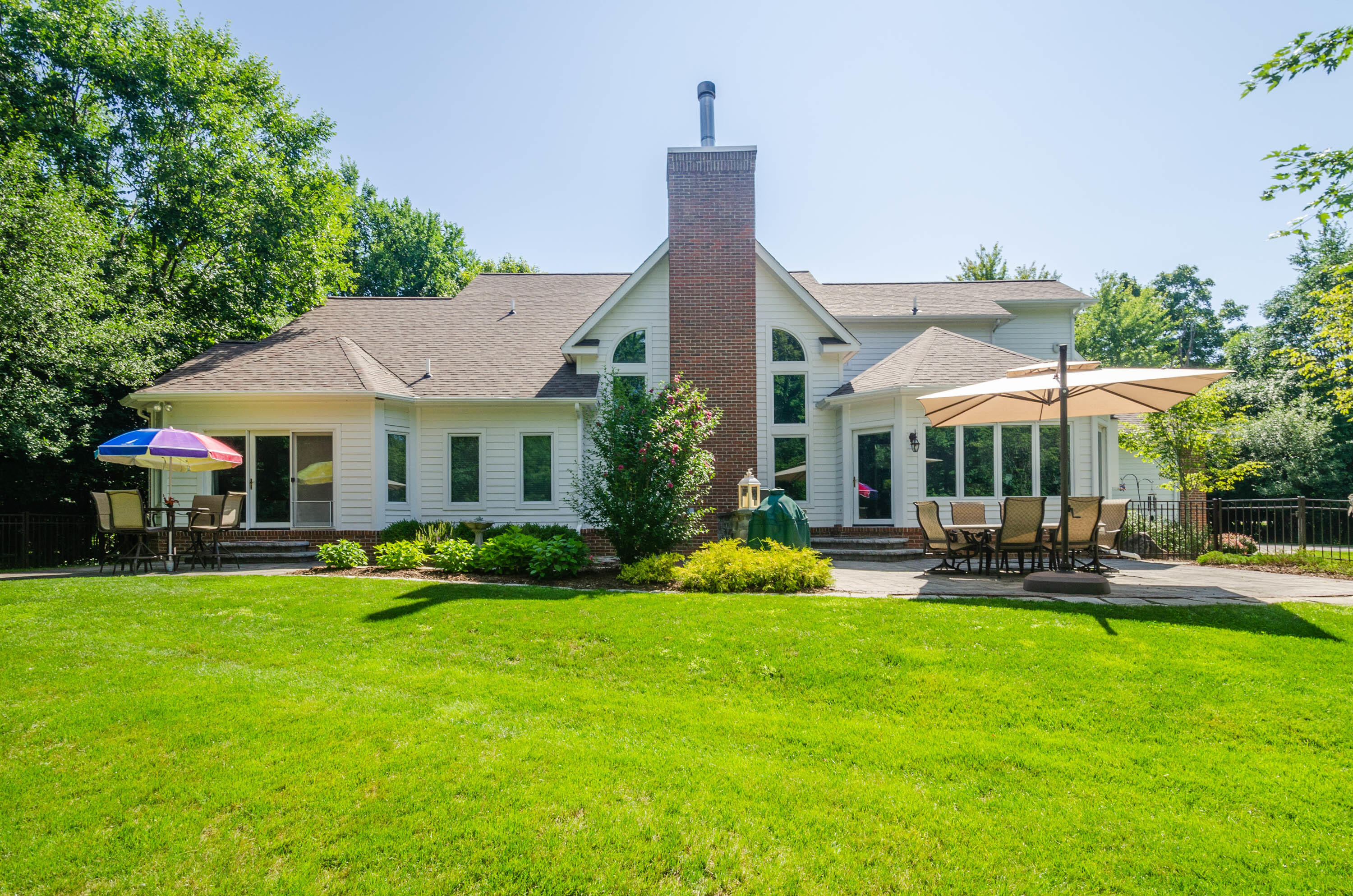 2555 Hickory Road Ann Arbor, MI 48103 - Photo 3 of 62 44