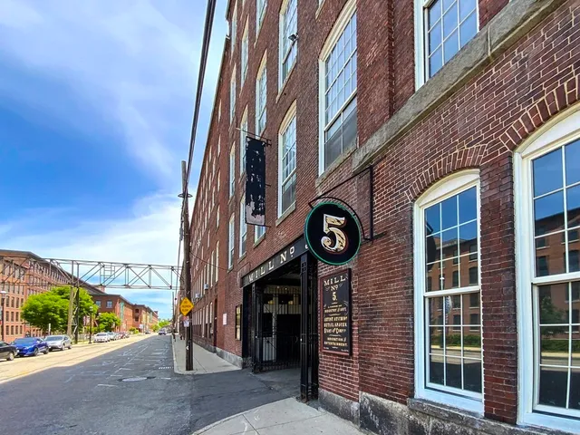 $2,400 | 240 Jackson Street, Unit 307, Lowell, MA 01852