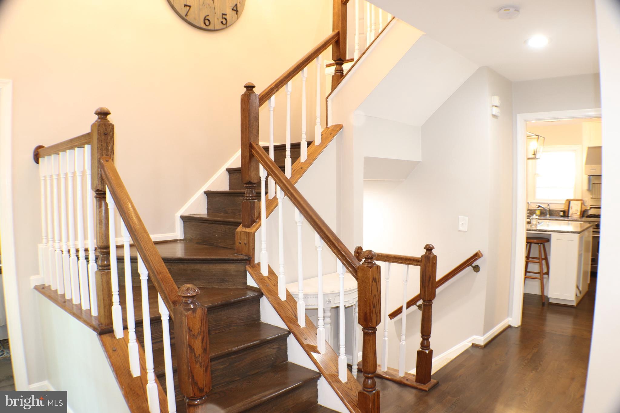 8205 Dry Ridge Road Montgomery Village, MD 20886 - Photo 2 of 44 Entry area