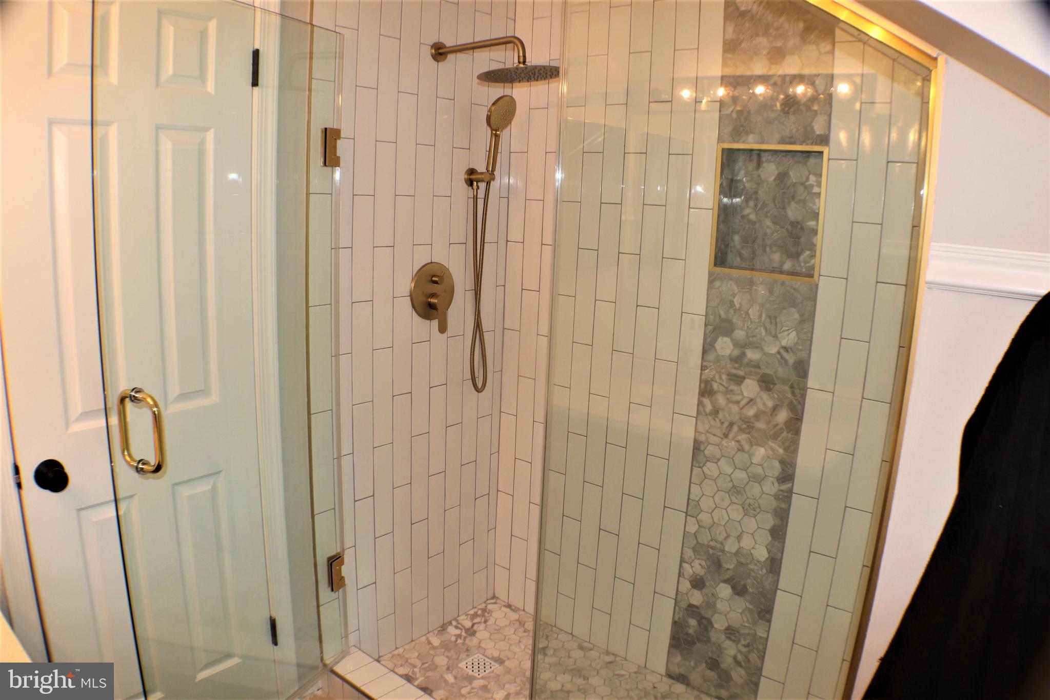8205 Dry Ridge Road Montgomery Village, MD 20886 - Photo 31 of 44 2nd Master Bathroom