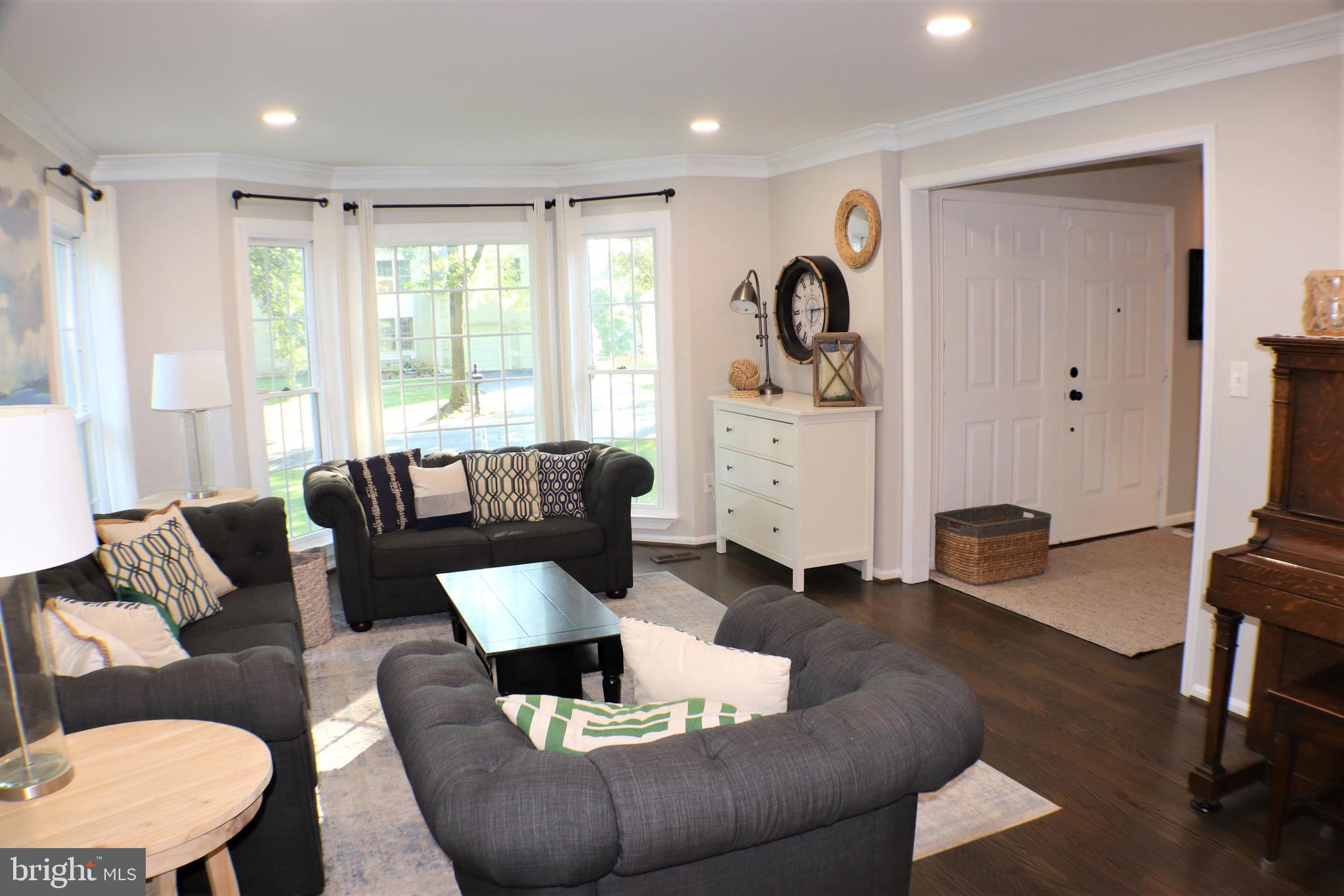 8205 Dry Ridge Road Montgomery Village, MD 20886 - Photo 5 of 44 Living Room