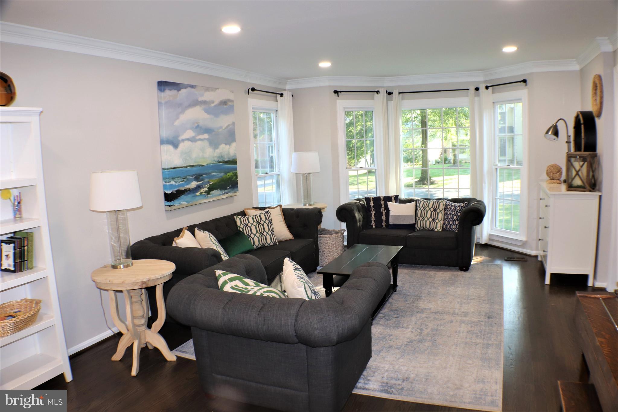 8205 Dry Ridge Road Montgomery Village, MD 20886 - Photo 6 of 44 Living Room