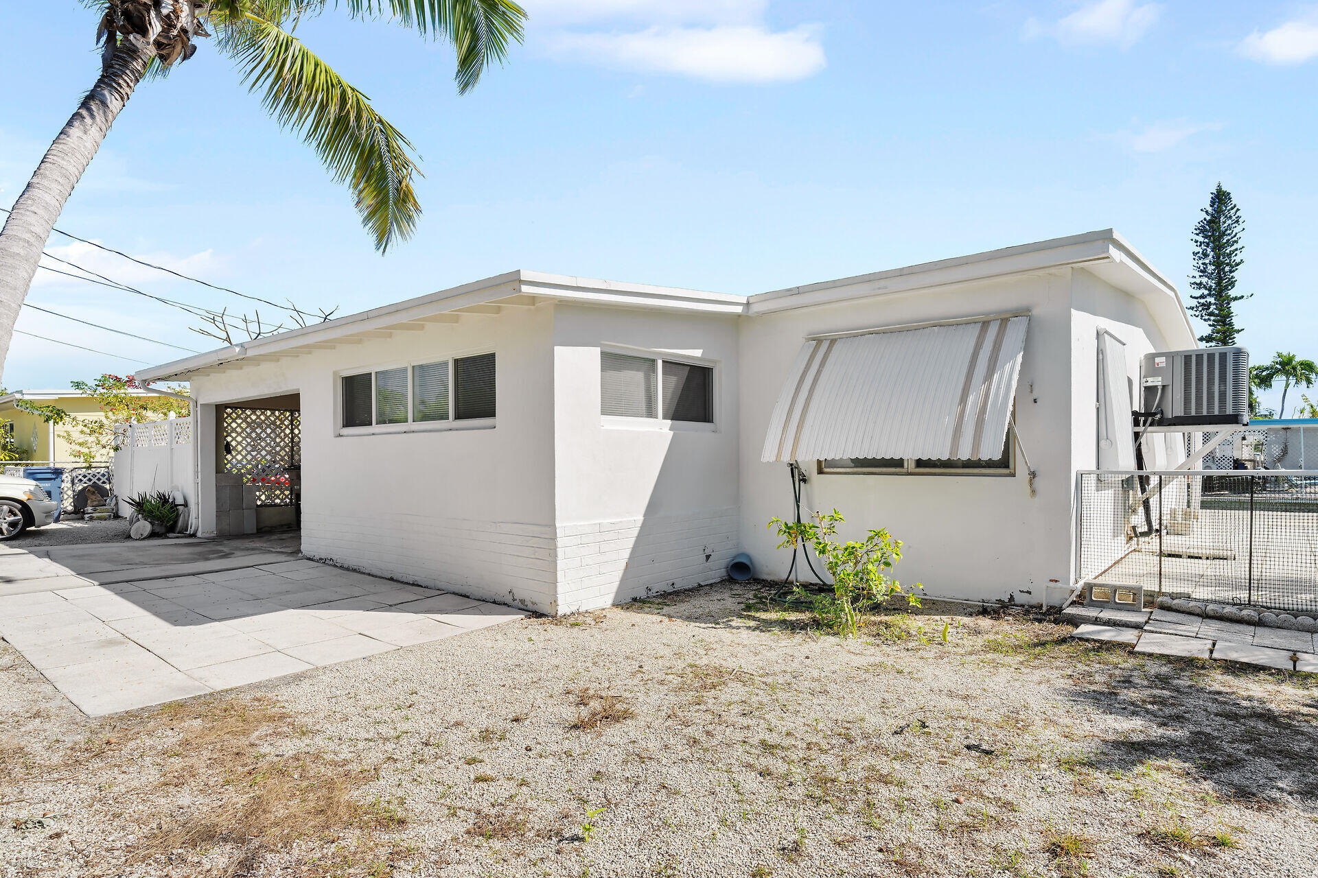 798 96th Street Marathon, FL 33050 - Photo 8 of 28 a view of a house with backyard