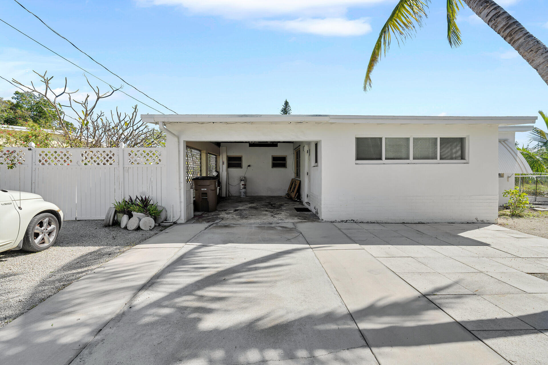 798 96th Street Marathon, FL 33050 - Photo 9 of 28 a view of a entryway door