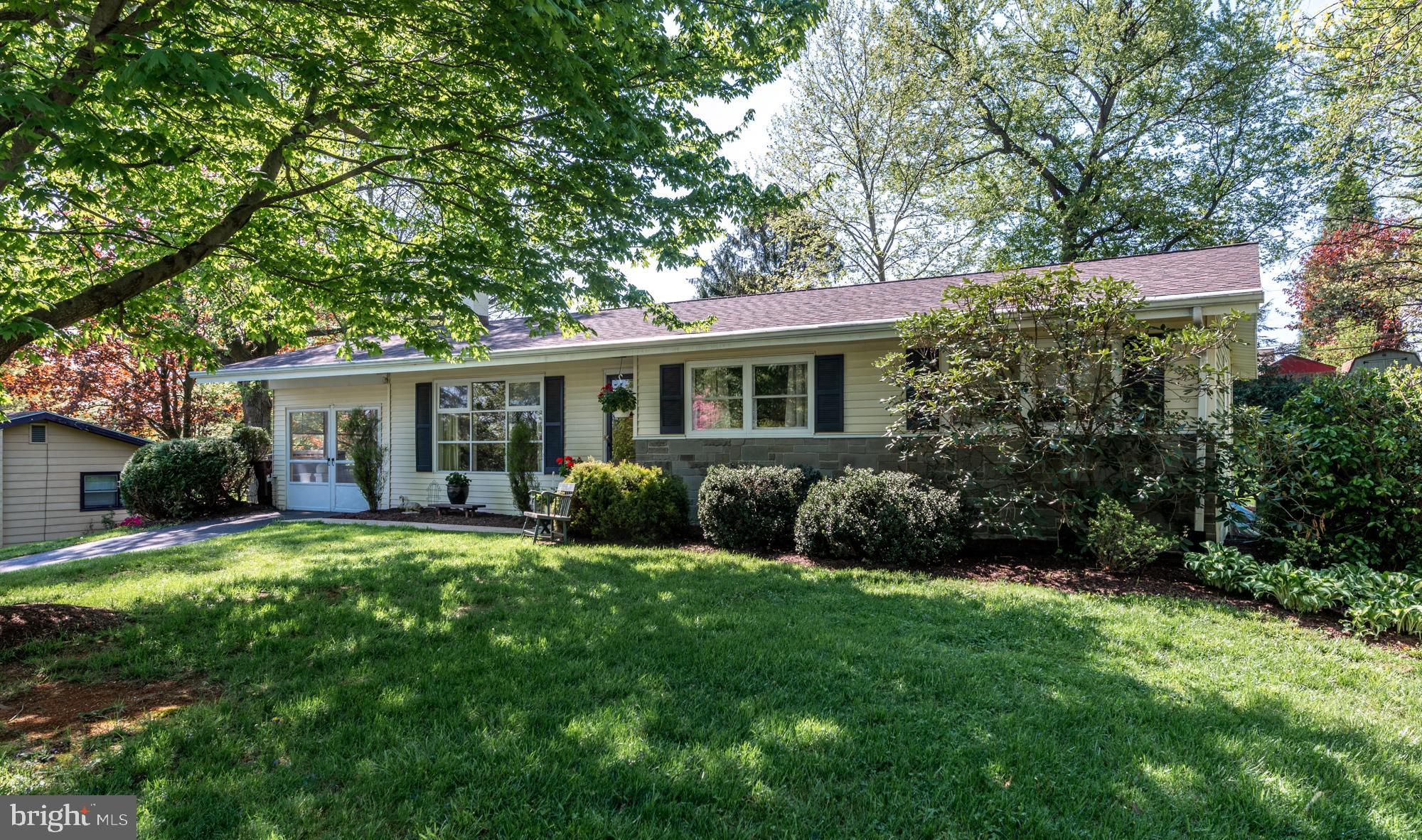 950 Cardinal Road Lancaster, PA 17601 - Photo 2 of 25 Gallery Image 2