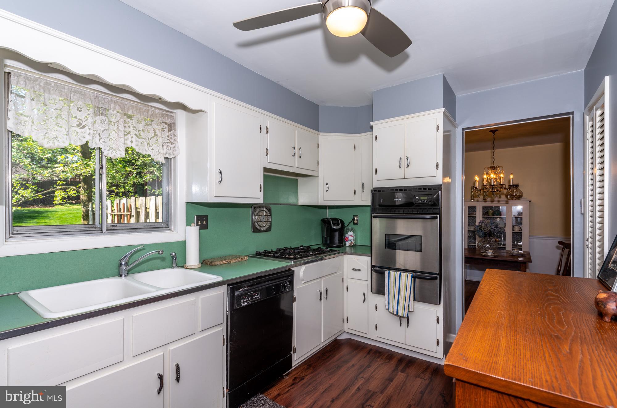 950 Cardinal Road Lancaster, PA 17601 - Photo 3 of 25 Gallery Image 3