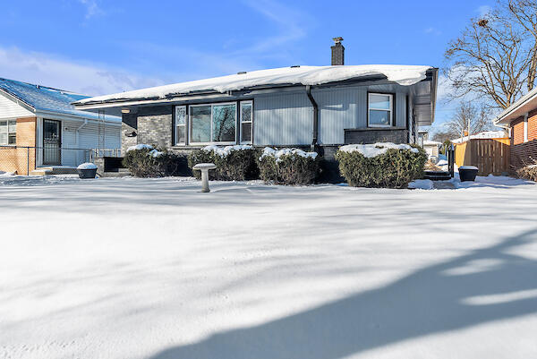 4149 North 69th Street Milwaukee, WI 53216 - Photo 3 of 25 Front House