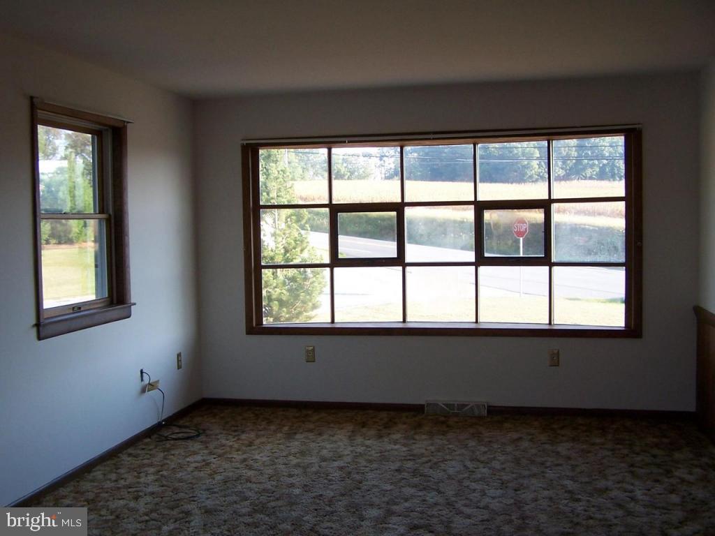 2303 North Colebrook Road Manheim, PA 17545 - Photo 4 of 9
