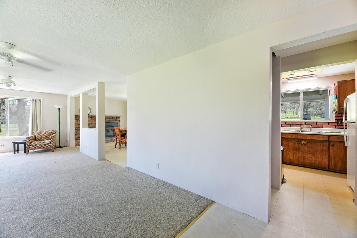 15955 Jones Road White City, OR 97503 - Photo 11 of 36 10