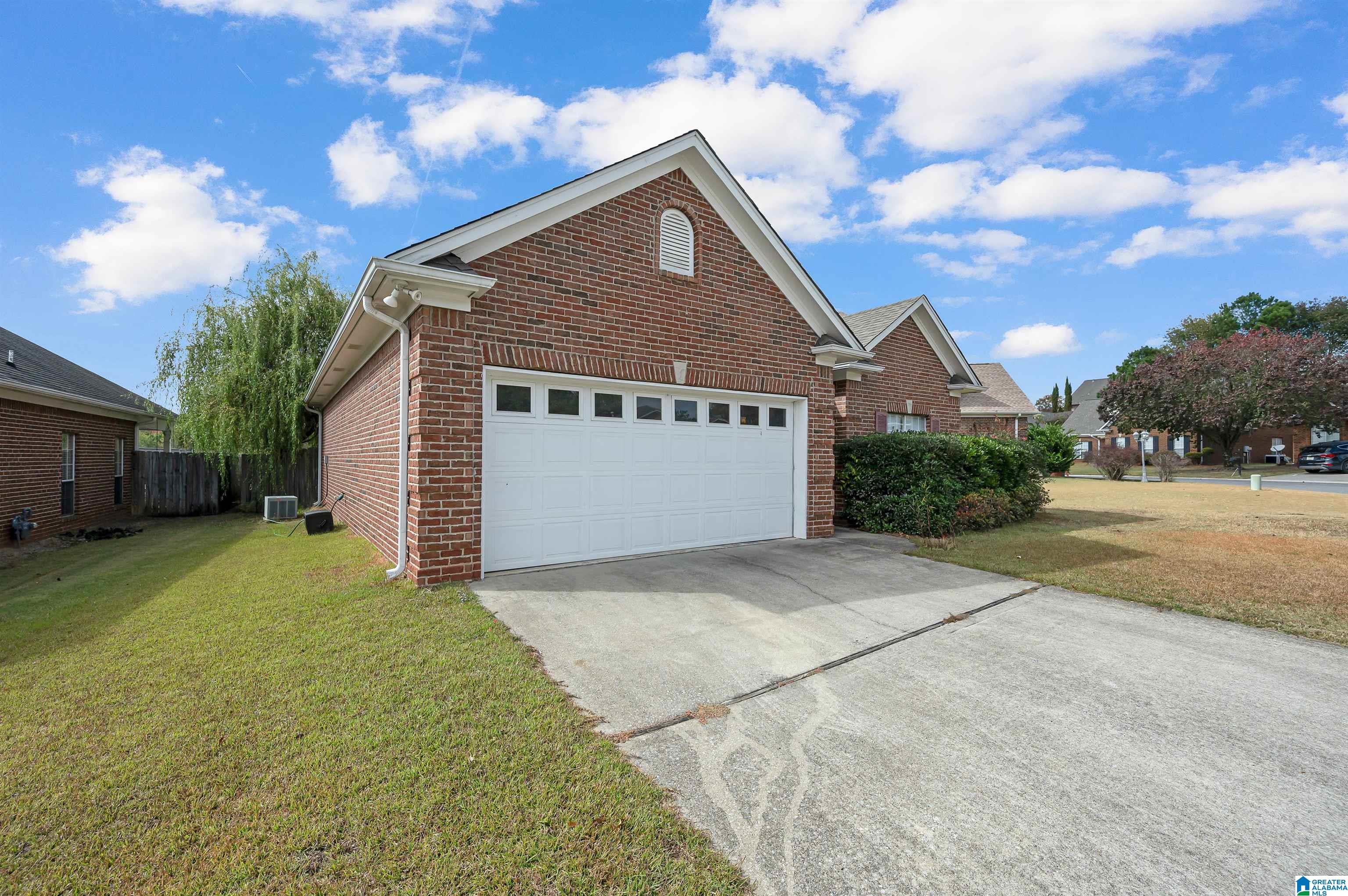 527 Enclave Circle Fultondale, AL 35068 - Photo 3 of 43