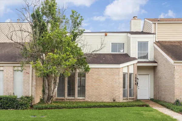 $2,000 | 1864 South Gessner Road, Houston, TX 77063