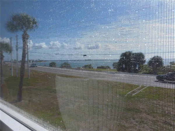$1,895 | 2 Causeway Boulevard, Unit 206, Dunedin, FL 34698