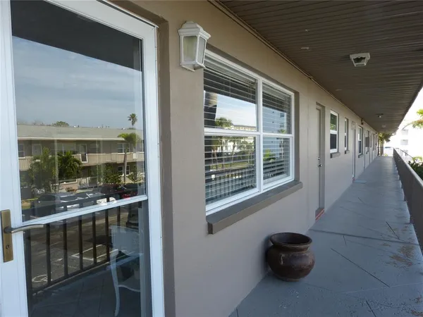 $1,895 | 2 Causeway Boulevard, Unit 206, Dunedin, FL 34698