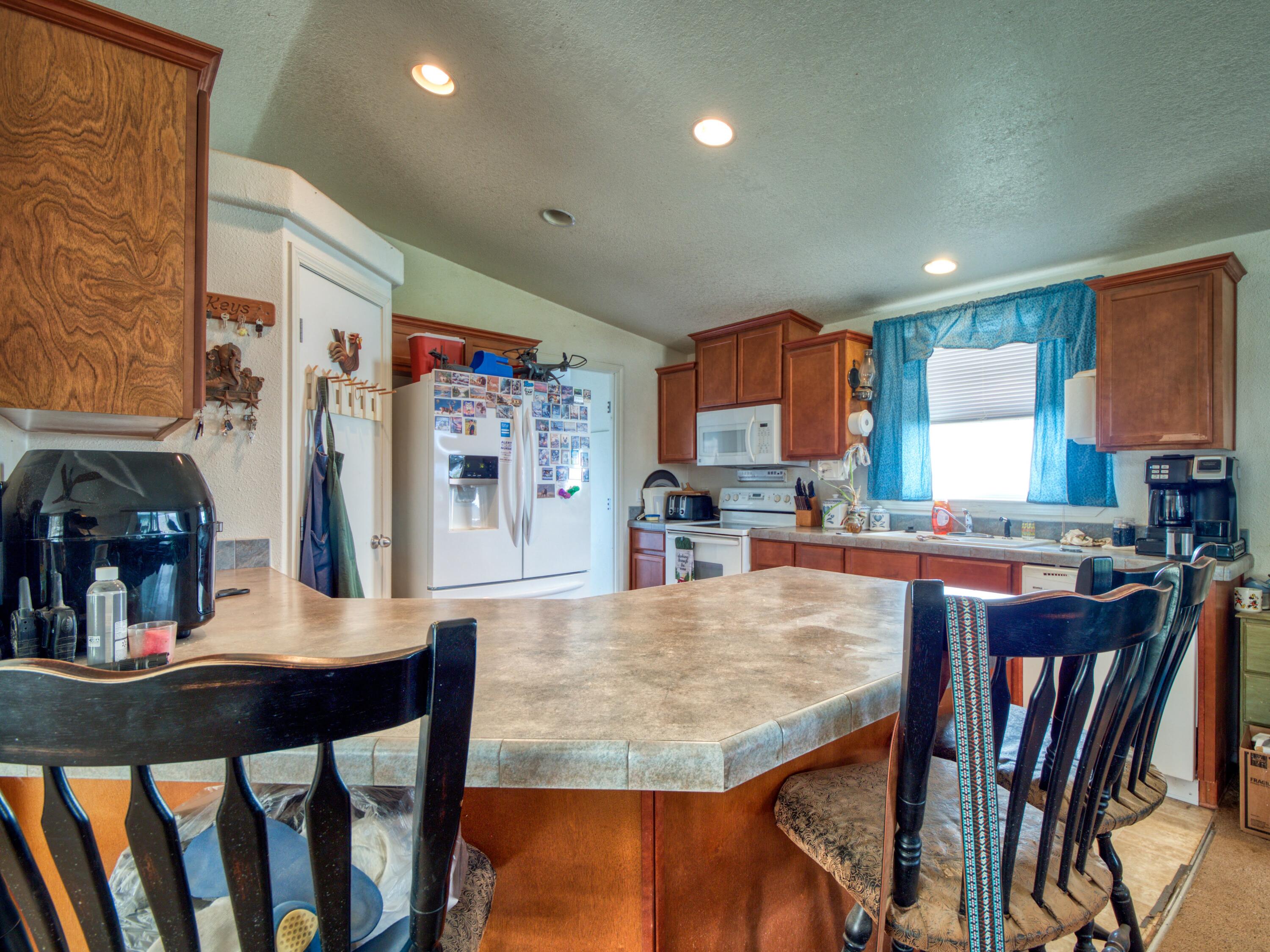 3608 Sams Valley Road White City, OR 97503 - Photo 9 of 18 Kitchen 1