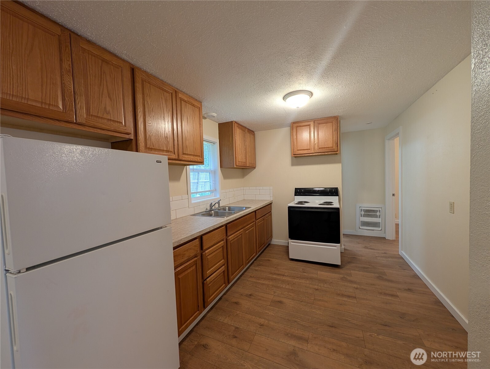 11002 Idlewild Road Southwest Lakewood, WA 98498 - Photo 9 of 17