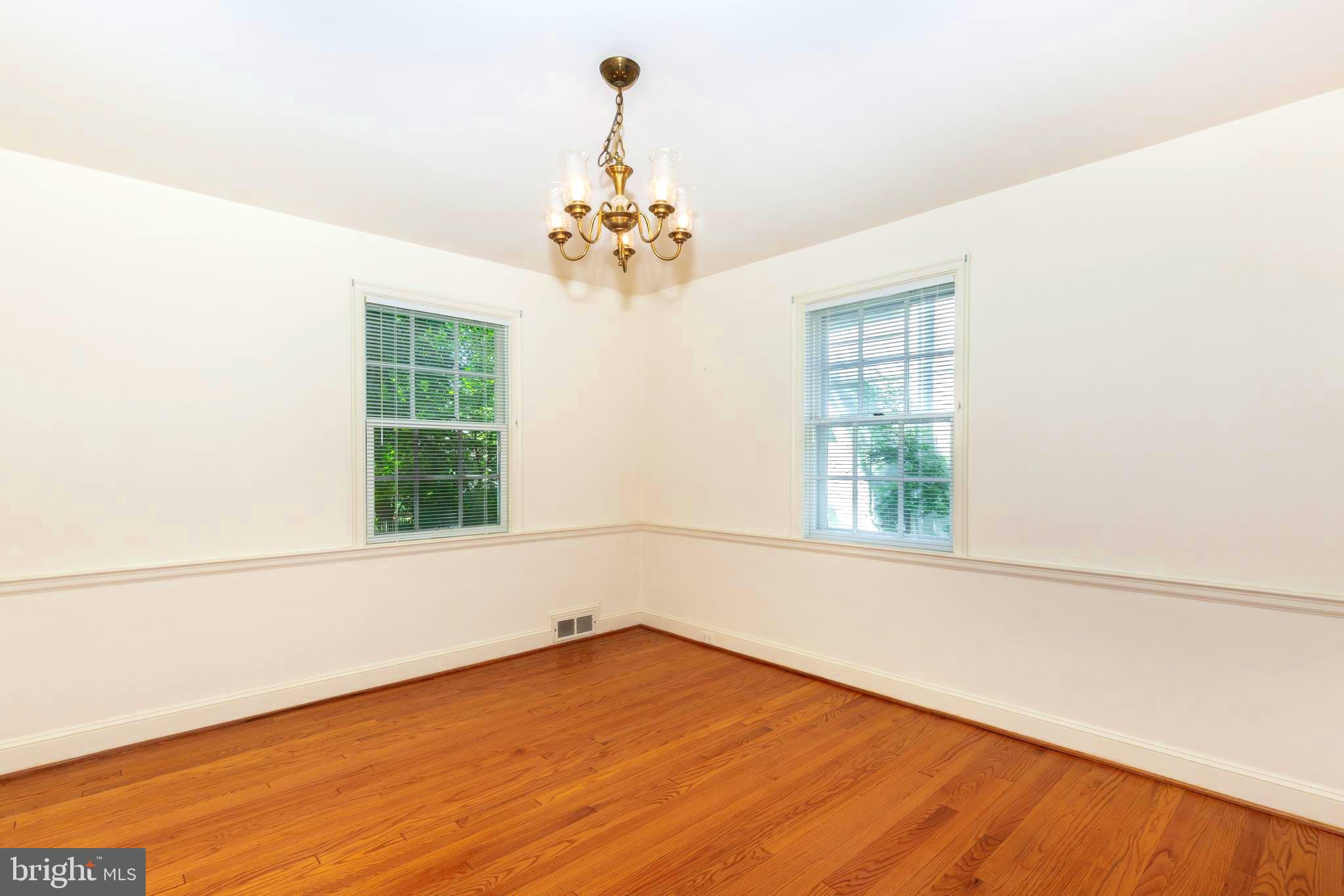 323 Broadmoor Road Baltimore, MD 21212 - Photo 6 of 40 Dinning room