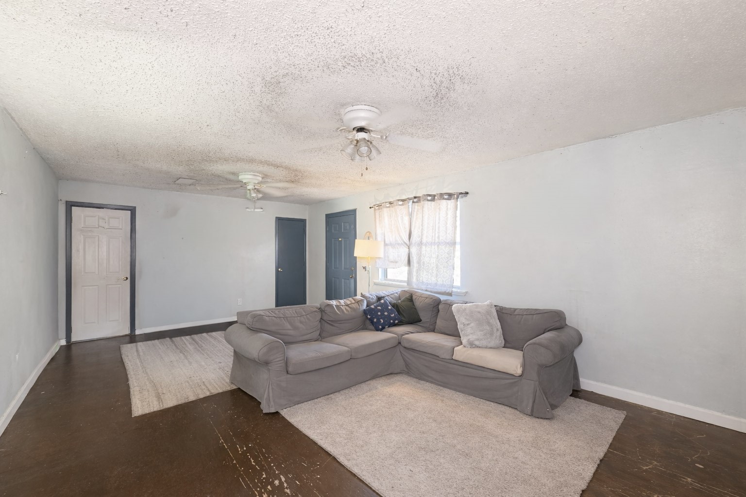 14452 Half Circle Splendora, TX 77372 - Photo 4 of 13 a living room with furniture and a window