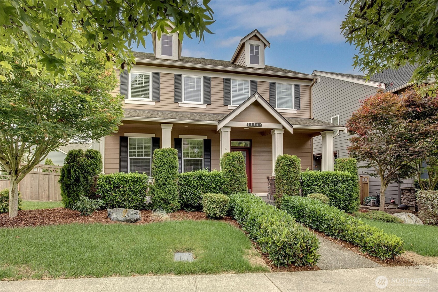 16207 Southeast 138th Place Renton, WA 98059 - Photo 3 of 32 Gallery Image 3