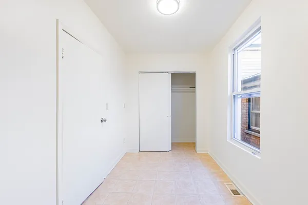 $1,900 | 3748 South Parnell Avenue, Unit 1, Chicago, IL 60609