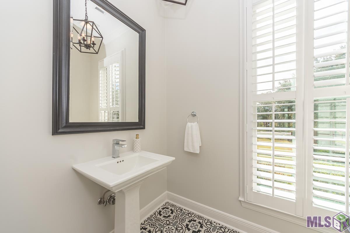 13415 Highland Road Baton Rouge, LA 70810 - Photo 31 of 48