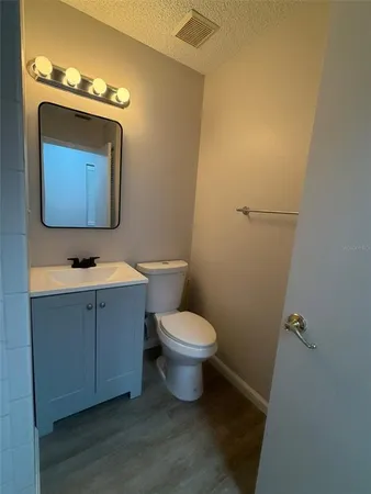 $2,500 | 3781 Lake Shore Drive, Palm Harbor, FL 34684