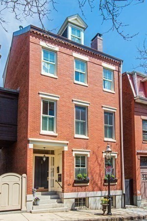 39 Mt Vernon Street, Unit 2 Boston, MA 02129 - Photo 9 of 9 a front view of a building