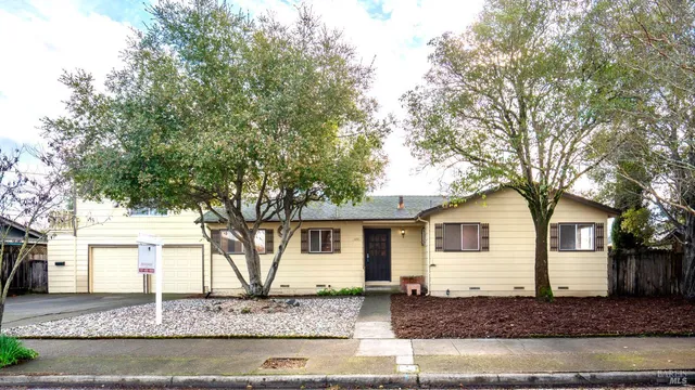 $775,000 | 1680 Russell Avenue, Santa Rosa, CA 95403
