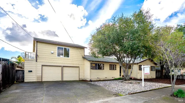 $775,000 | 1680 Russell Avenue, Santa Rosa, CA 95403