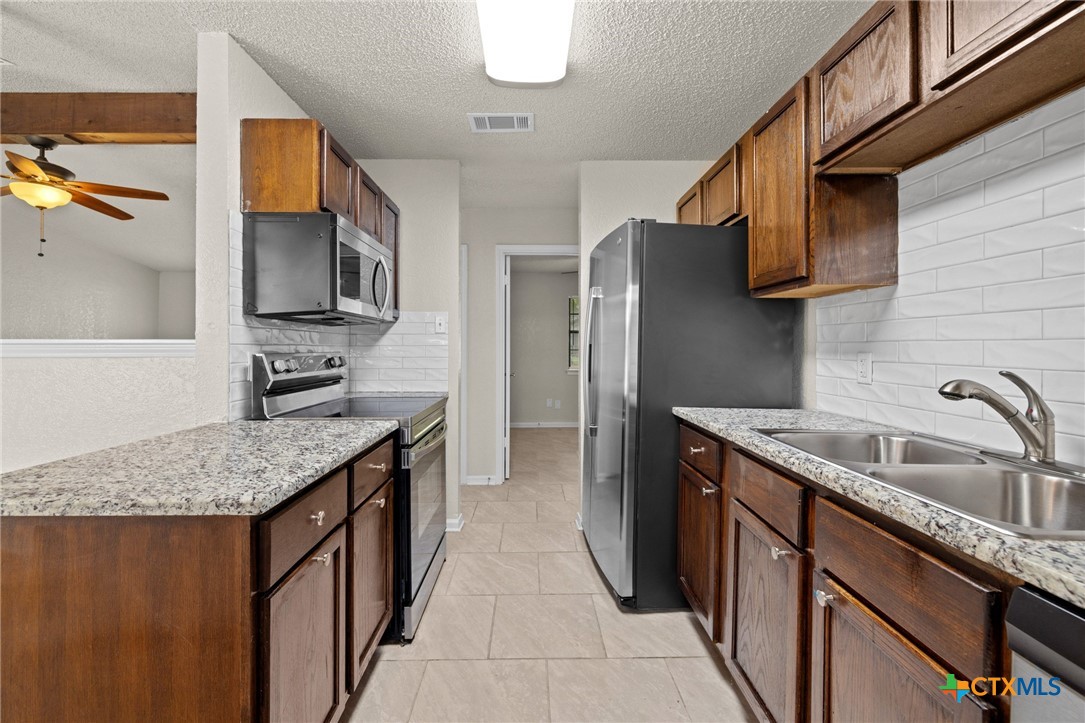 907 Hackberry Street Copperas Cove, TX 76522 - Photo 11 of 28
