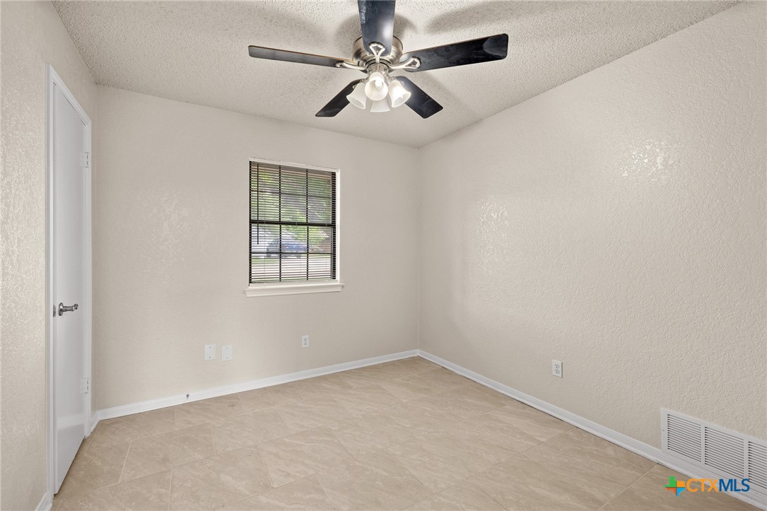 907 Hackberry Street Copperas Cove, TX 76522 - Photo 15 of 28