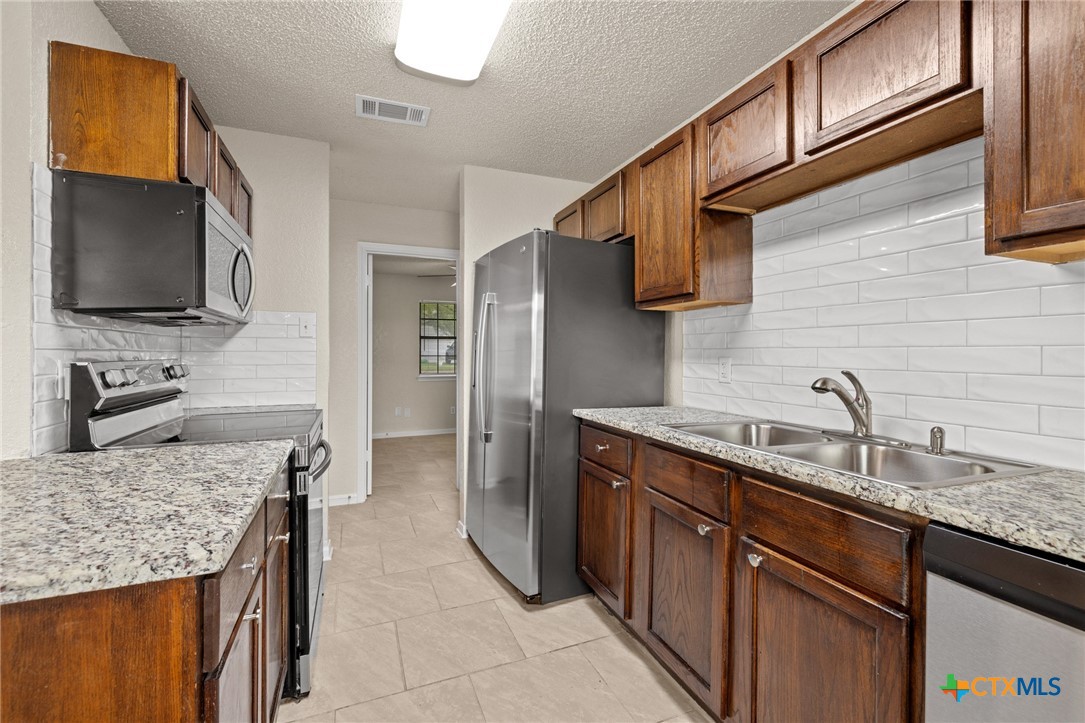 907 Hackberry Street Copperas Cove, TX 76522 - Photo 10 of 28