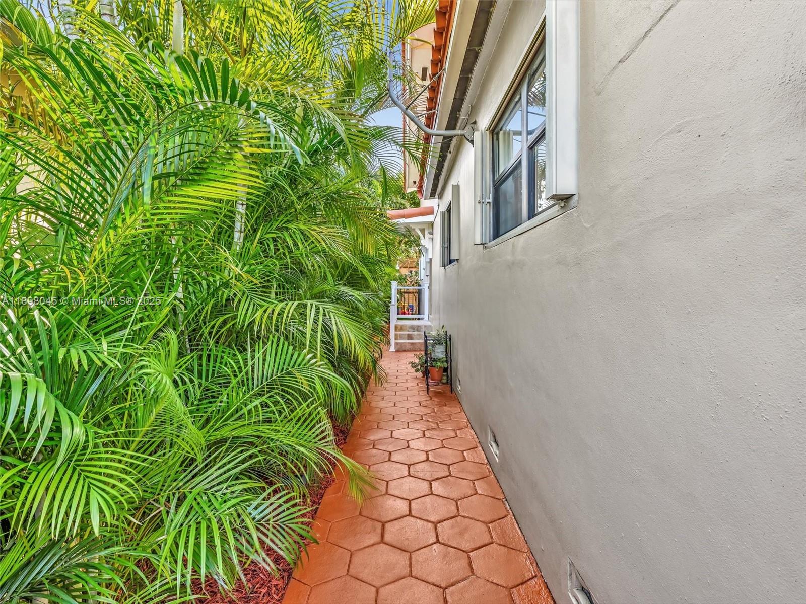 6460 Southwest 2nd Street Miami, FL 33144 - Photo 27 of 48