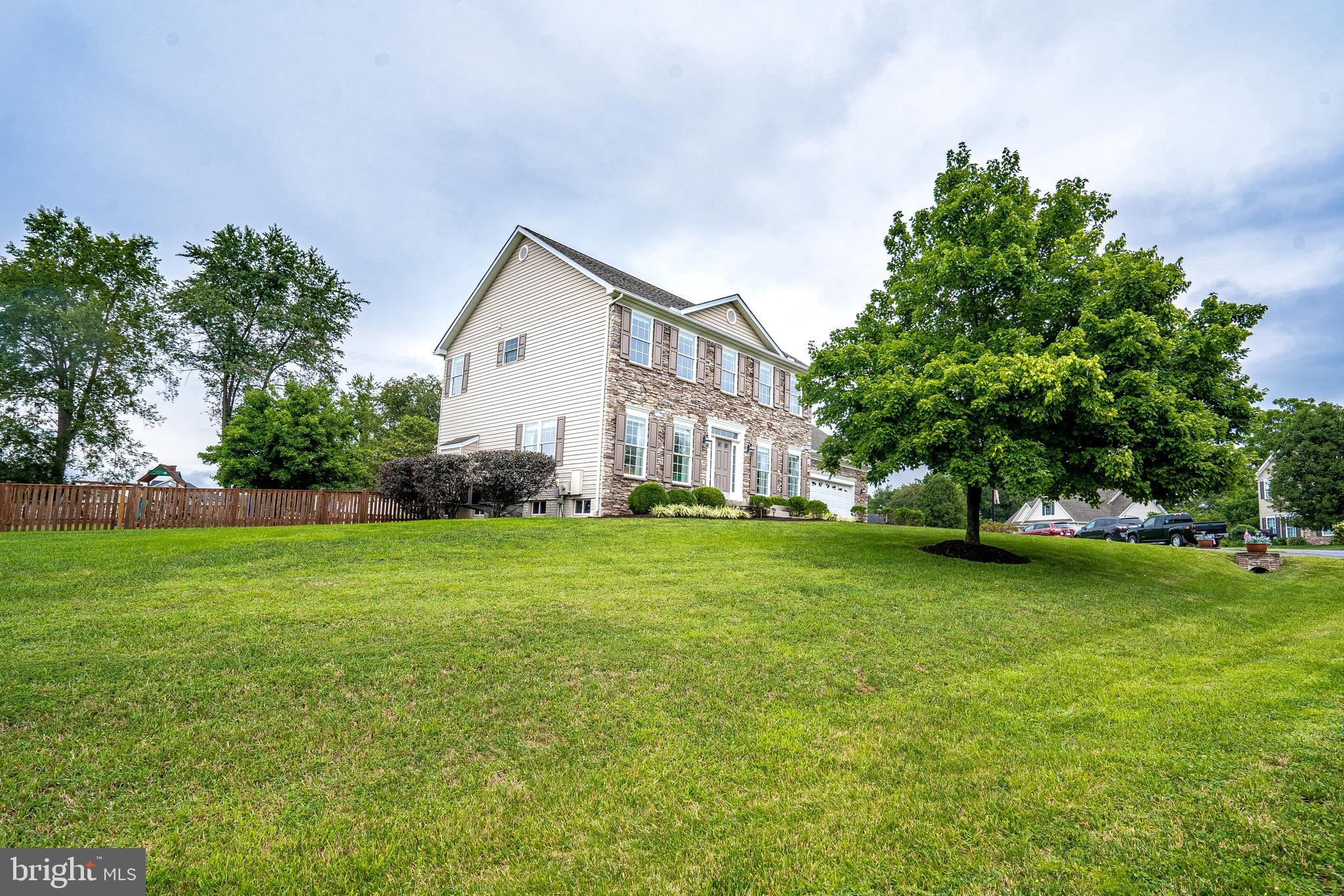831 Rivanna Run Falling Waters, WV 25419 - Photo 3 of 64 Gallery Image 3