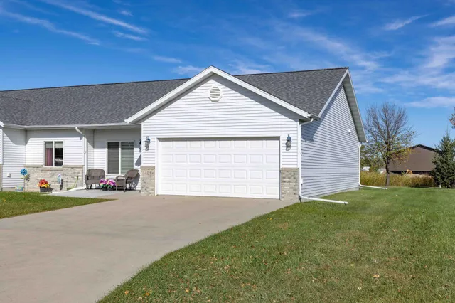 $249,000 | 1405 2nd Avenue Northeast, Barnesville, MN 56514