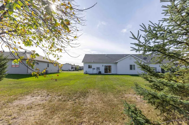 $249,000 | 1405 2nd Avenue Northeast, Barnesville, MN 56514