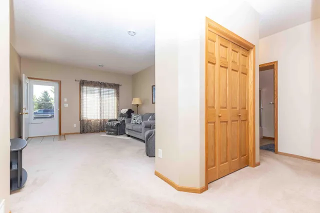 $249,000 | 1405 2nd Avenue Northeast, Barnesville, MN 56514