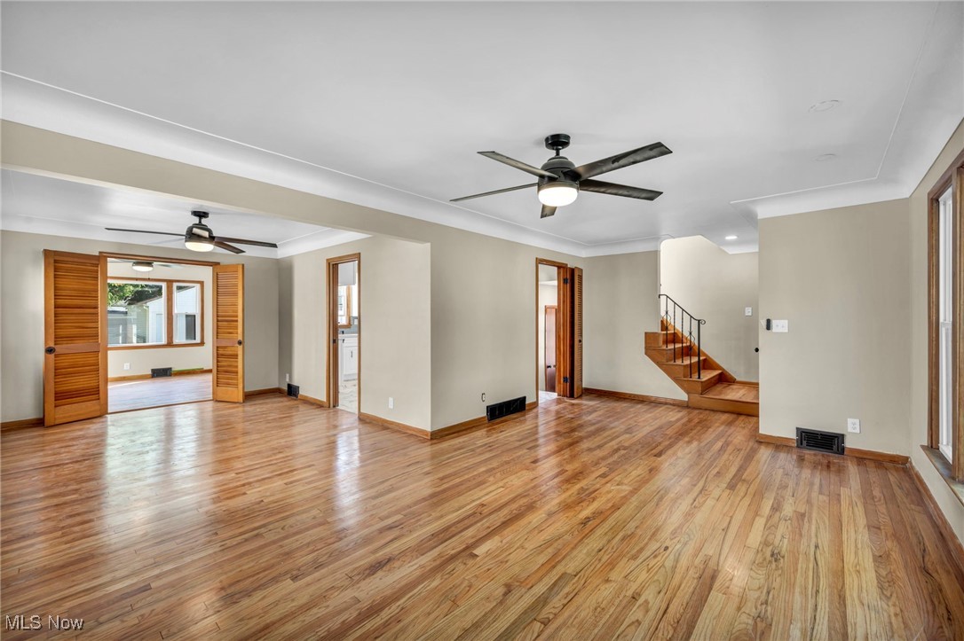 4142 Stonehaven Road Cleveland, OH 44121 - Photo 6 of 39