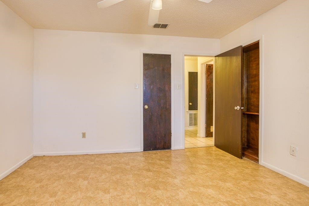 102 Timber Trail Circle Portland, TX 78374 - Photo 22 of 28 a view of an empty room
