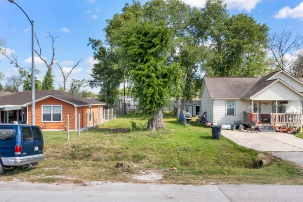 $38,000 | 7609 Red Robin Lane, Houston, TX 77075