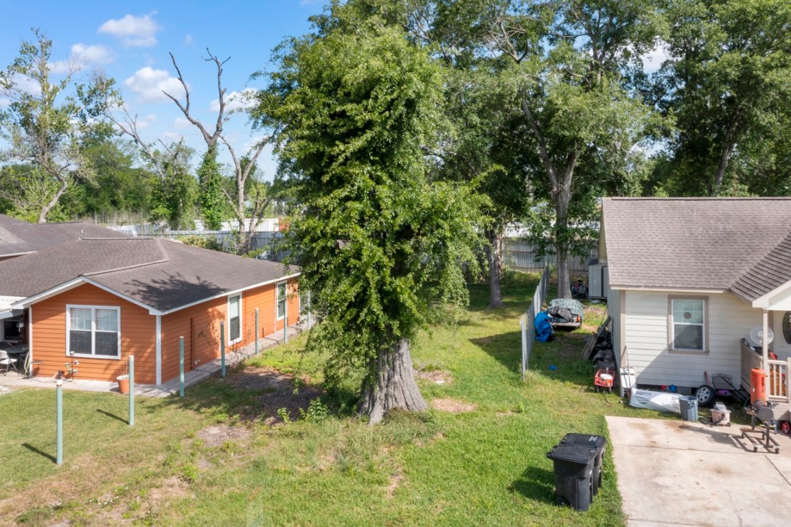 7609 Red Robin Lane Houston, TX 77075 - Photo 4 of 10