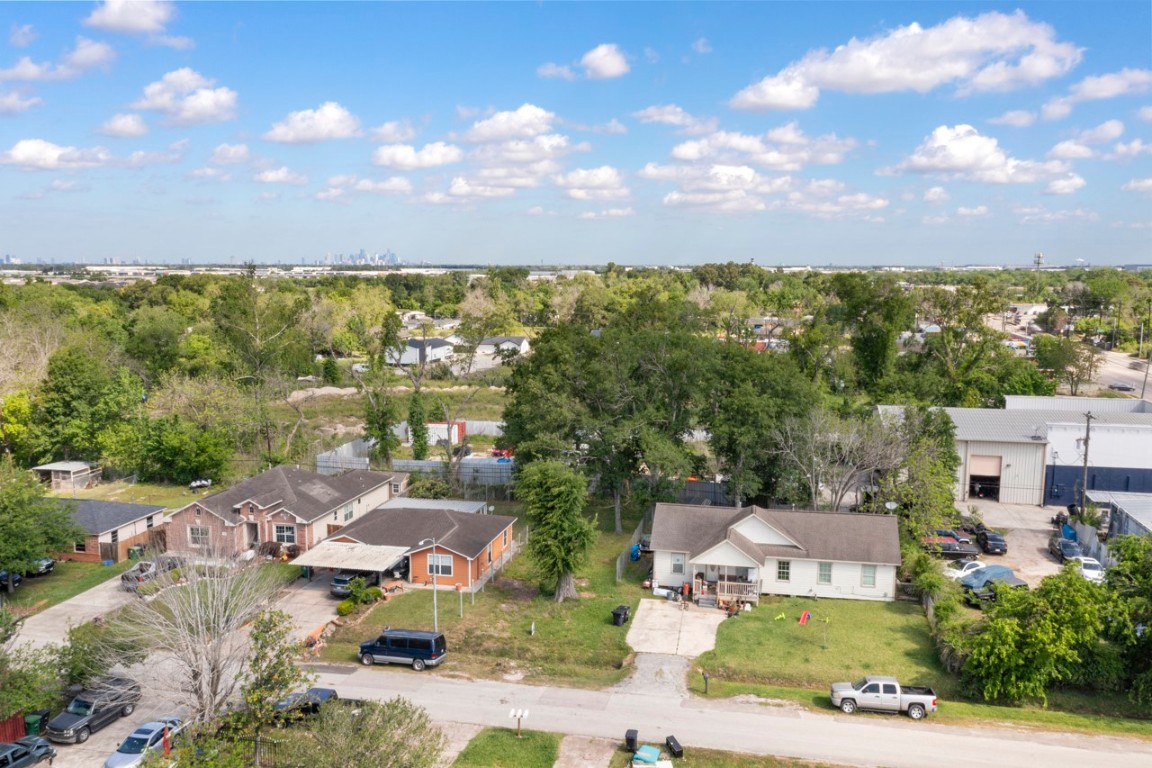 7609 Red Robin Lane Houston, TX 77075 - Photo 5 of 10