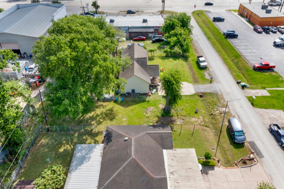 7609 Red Robin Lane Houston, TX 77075 - Photo 8 of 10